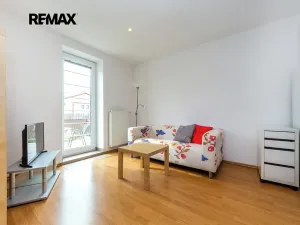 Pronájem bytu 2+kk, Praha - Ruzyně, U letiště, 47 m2