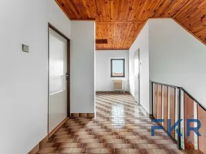 Prodej rodinného domu, Mlečice, 234 m2