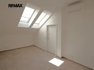 Pronájem bytu 2+kk, Kolín, Heverova, 52 m2