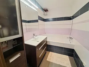 Prodej bytu 3+1, Uherské Hradiště, Na Rybníku, 79 m2