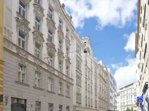 Pronájem bytu 3+1, Praha - Nové Město, Odborů, 108 m2