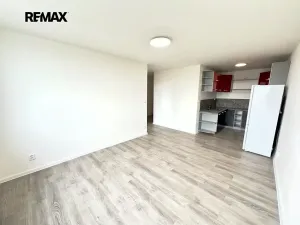 Pronájem bytu 2+kk, Kladno, Švédská, 40 m2