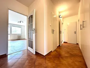 Pronájem bytu 3+1, Praha - Kobylisy, Třebenická, 65 m2