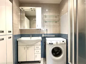 Pronájem bytu 3+1, Praha - Kobylisy, Třebenická, 65 m2