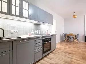 Pronájem bytu 1+kk, Praha - Strašnice, Zvěřinova, 51 m2