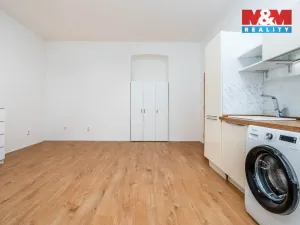 Pronájem bytu 1+kk, Praha - Vysočany, Spojovací, 35 m2