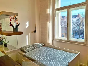 Pronájem bytu 1+kk, Praha - Nusle, náměstí Bratří Synků, 23 m2