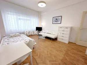 Pronájem bytu 1+kk, Praha - Nové Město, Truhlářská, 32 m2