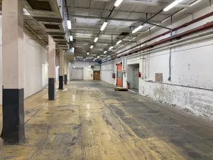 Pronájem skladu, Brno, Valchařská, 371 m2