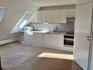 Pronájem bytu 2+kk, Praha - Záběhlice, náměstí Mezi zahrádkami, 60 m2