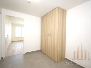 Pronájem bytu 2+kk, Praha - Vysočany, Smržových, 55 m2