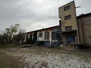 Prodej skladu, Praha - Bubeneč, Papírenská, 3700 m2