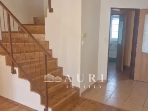 Prodej rodinného domu, Jesenice, Šeříková, 108 m2