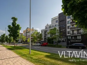 Pronájem garážového stání, Praha - Stodůlky, Laurinova, 18 m2