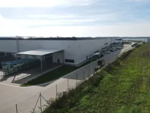 Pronájem skladu, Úherce, 5500 m2