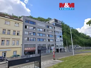 Pronájem garážového stání, Praha - Smíchov, Radlická, 13 m2