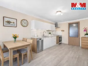 Prodej rodinného domu, Spomyšl, 350 m2