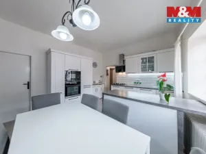 Prodej rodinného domu, Cheb, Kostelní náměstí, 148 m2