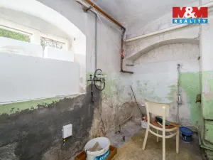 Prodej rodinného domu, Hostomice, Školní náměstí, 150 m2