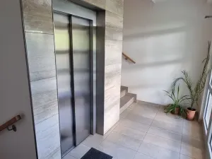 Pronájem bytu 3+kk, Praha - Štěrboholy, Laudonova, 135 m2