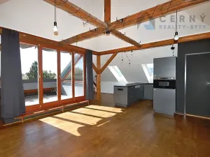 Pronájem bytu 2+kk, Liberec, Zborovská, 70 m2