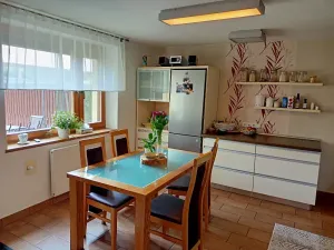 Pronájem rodinného domu, Hluk, 200 m2