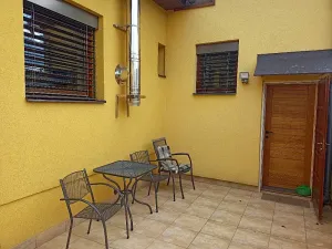 Pronájem rodinného domu, Hluk, 200 m2