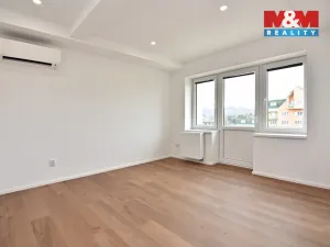 Pronájem bytu 1+kk, Mladá Boleslav, náměstí Republiky, 35 m2