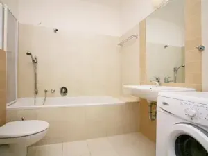 Pronájem kanceláře, Praha - Smíchov, Štefánikova, 168 m2