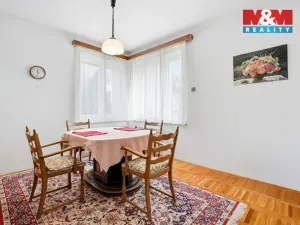 Prodej rodinného domu, Dobrovice, Komenského, 431 m2