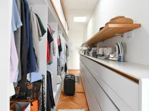 Prodej atypického bytu, Praha, Valentinská, 108 m2