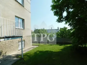 Prodej vícegeneračního domu, Mochov, 296 m2