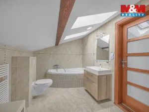 Prodej rodinného domu, Sulice - Želivec, Hlavní, 374 m2