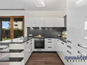 Prodej bytu 3+kk, Praha - Hrdlořezy, V třešňovce, 287 m2