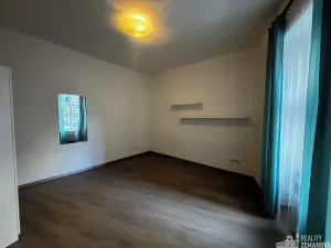 Pronájem bytu 1+1, Praha - Vršovice, Charkovská, 32 m2