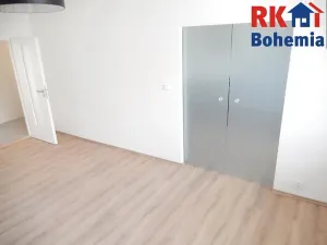 Pronájem bytu 2+1, Praha - Vršovice, Tádžická, 58 m2