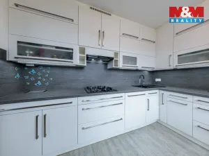 Prodej bytu 2+1, Karlovy Vary - Bohatice, Ostrovská, 68 m2