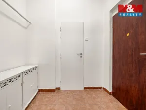 Prodej bytu 3+1, Oloví - Hory, 74 m2