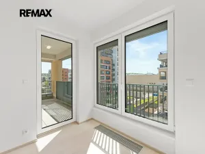 Pronájem bytu 3+kk, Praha - Hloubětín, Poděbradská, 77 m2