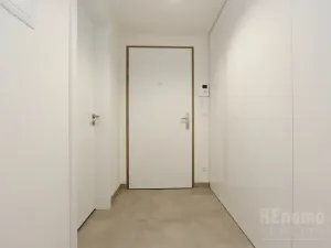 Pronájem bytu 1+kk, Praha - Holešovice, V háji, 34 m2