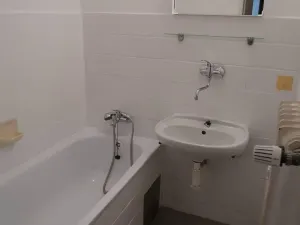 Pronájem bytu 2+1, Praha - Podolí, Podolská, 67 m2