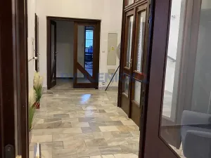 Pronájem kanceláře, České Budějovice, nám. Přemysla Otakara II., 90 m2