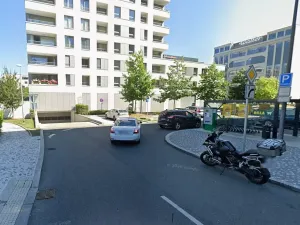 Pronájem garážového stání, Praha - Jinonice, Walterovo náměstí, 13 m2