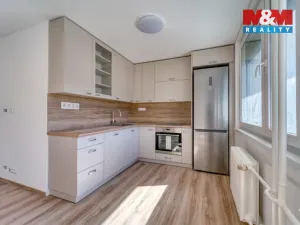 Pronájem bytu 3+kk, Praha - Karlín, U Sluncové, 65 m2