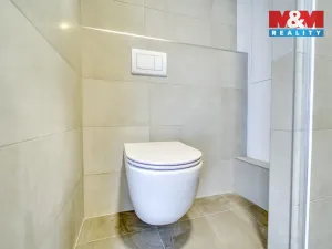 Pronájem bytu 3+kk, Praha - Karlín, U Sluncové, 65 m2