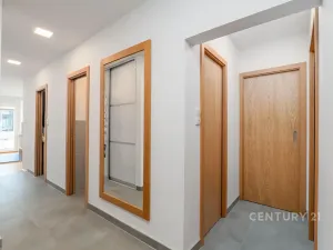 Pronájem bytu 4+kk, Liberec, Ostravská, 70 m2