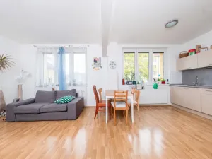 Prodej bytu 3+kk, Pardubice - Zelené Předměstí, Benešovo náměstí, 80 m2