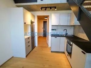 Pronájem bytu 2+kk, Praha - Vysočany, Kolbenova, 64 m2