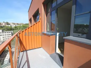 Pronájem bytu 2+kk, Praha - Vysočany, Kolbenova, 64 m2