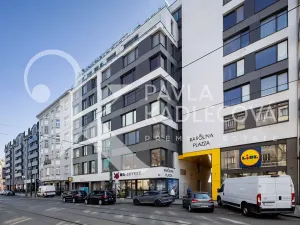 Pronájem garážového stání, Praha, Křižíkova, 16 m2